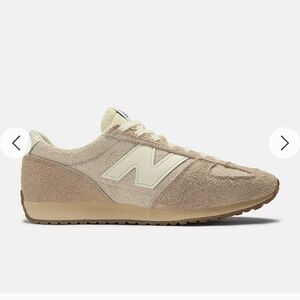 New Balance Beige and Cream Sneakers